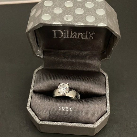 Dillard’s Ring - Siver & CZR - Size 6 - NWT - Picture 5 of 7